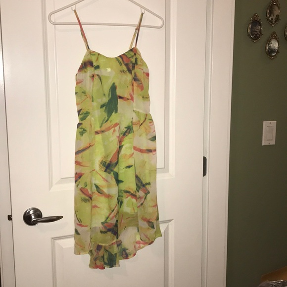 Bugui Dresses & Skirts - Summer flowy dress, longer in the back